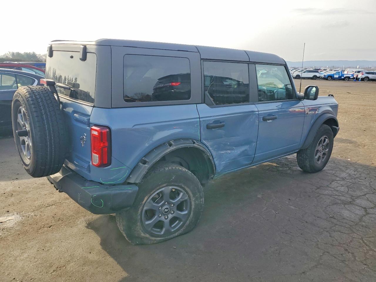 2023 FORD BRONCO BASE photo 3