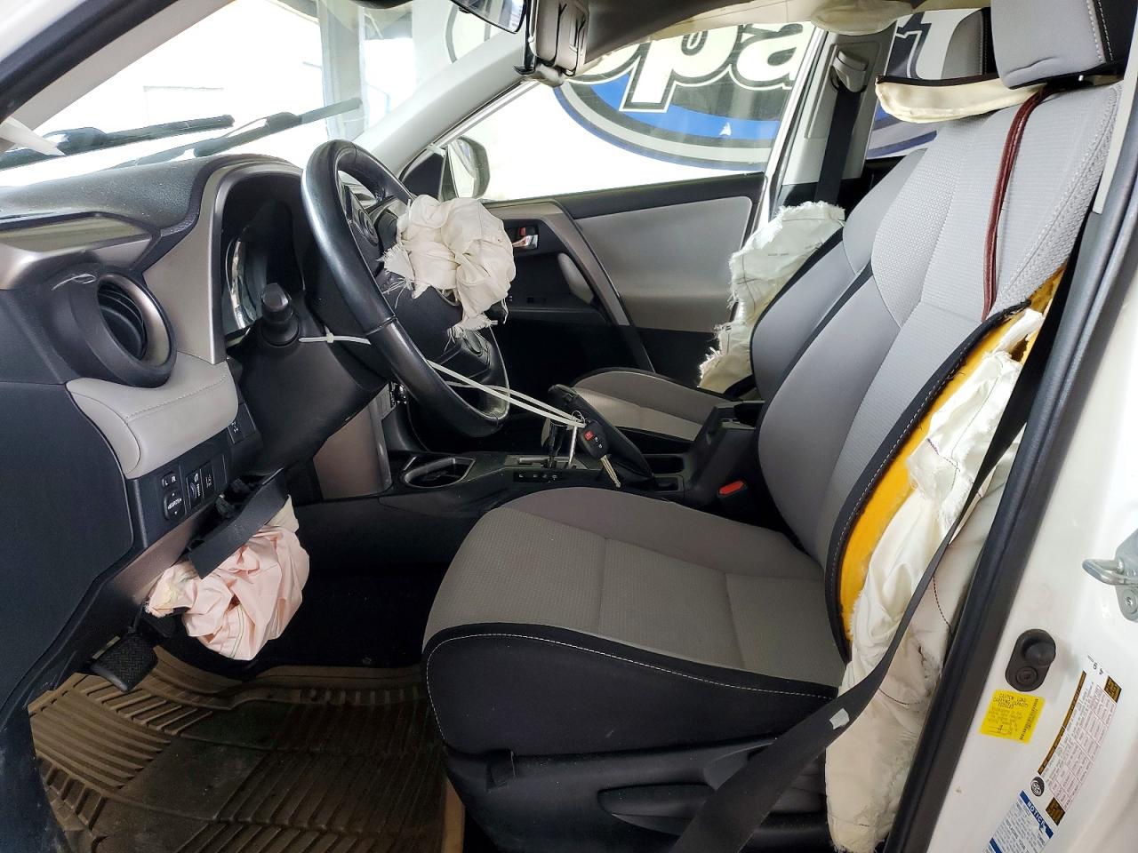 2017 TOYOTA RAV4 XLE photo 7
