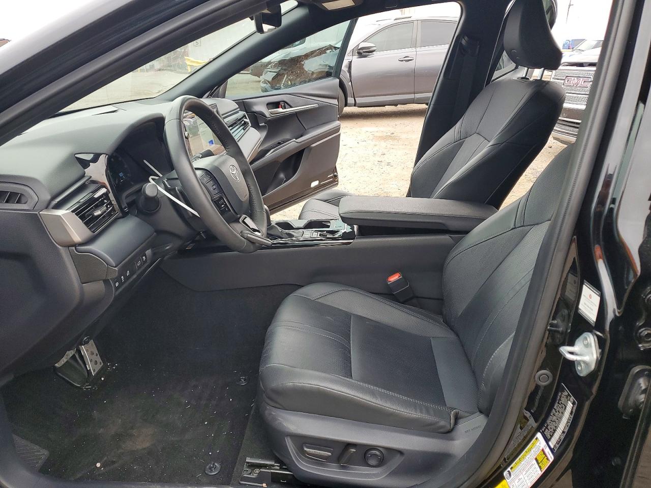 2025 TOYOTA CAMRY XSE photo 13