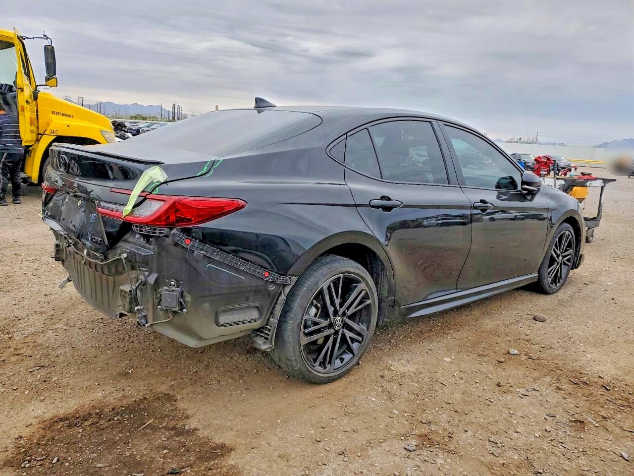 2025 TOYOTA CAMRY XSE photo 5