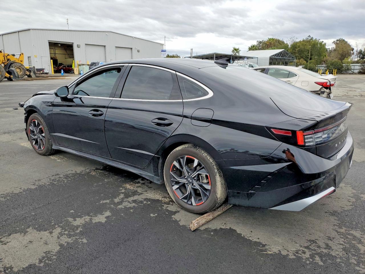 2024 HYUNDAI SONATA SEL photo 2