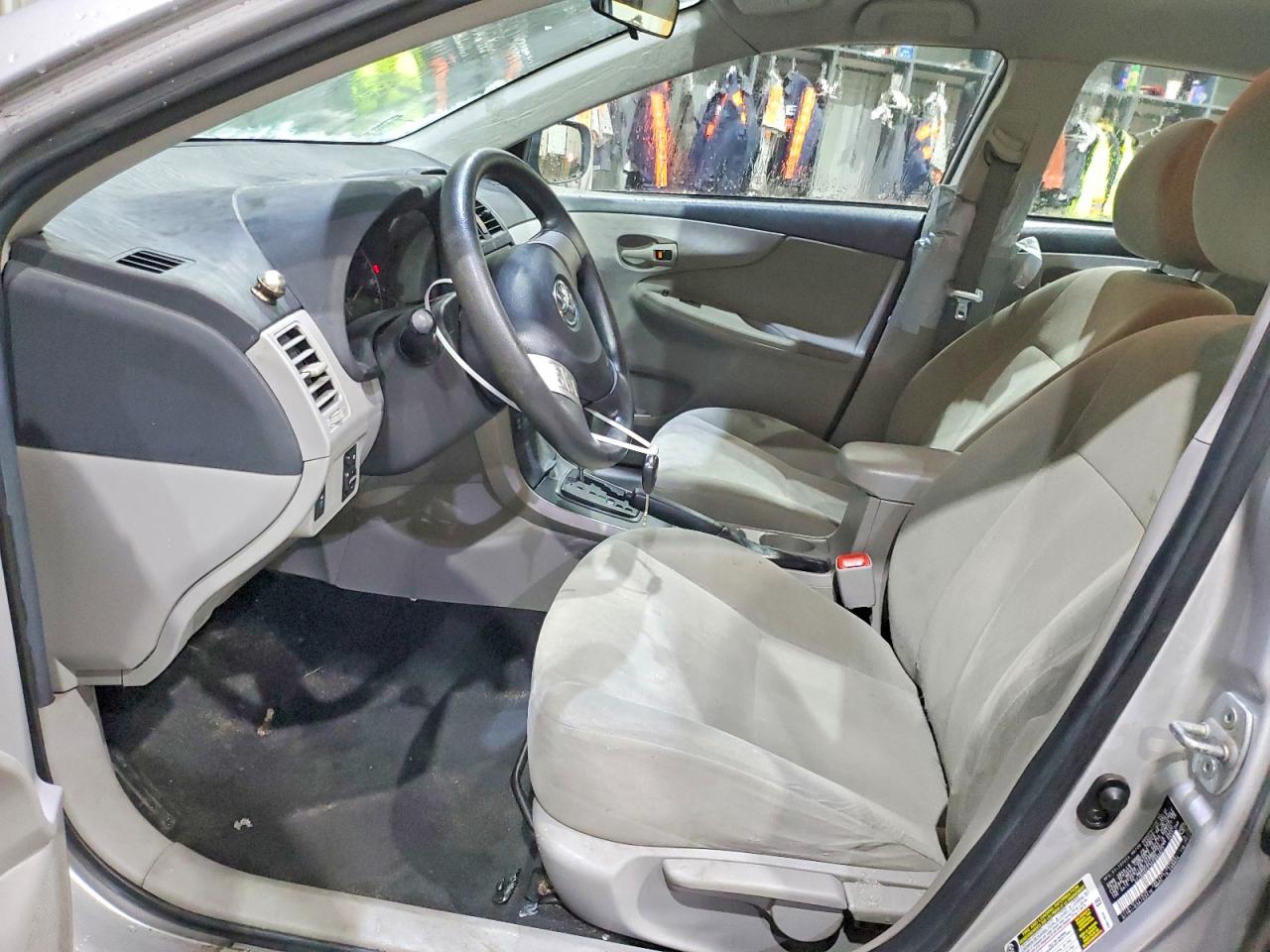 2012 TOYOTA COROLLA L photo 7