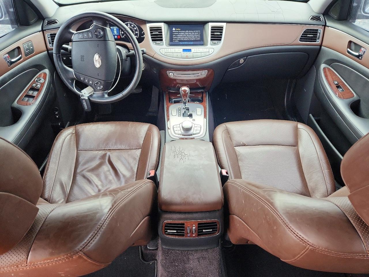 2011 HYUNDAI GENESIS 3.8L photo 8