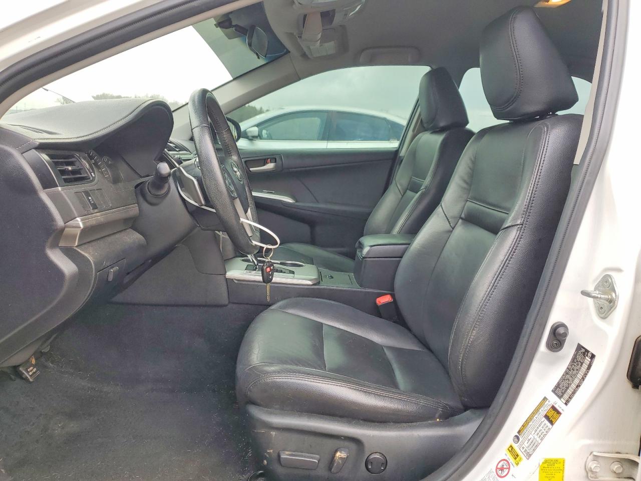 2012 TOYOTA CAMRY SE photo 13