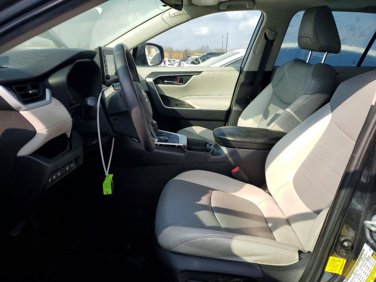 2021 TOYOTA RAV4 XLE PREMIUM photo 7