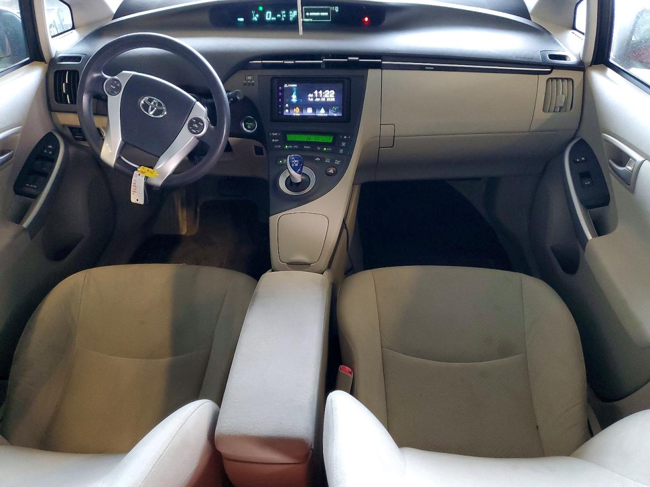 2010 TOYOTA PRIUS photo 8