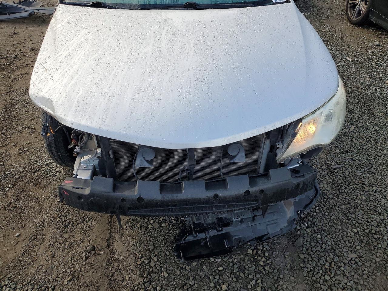 2012 TOYOTA CAMRY LE photo 6