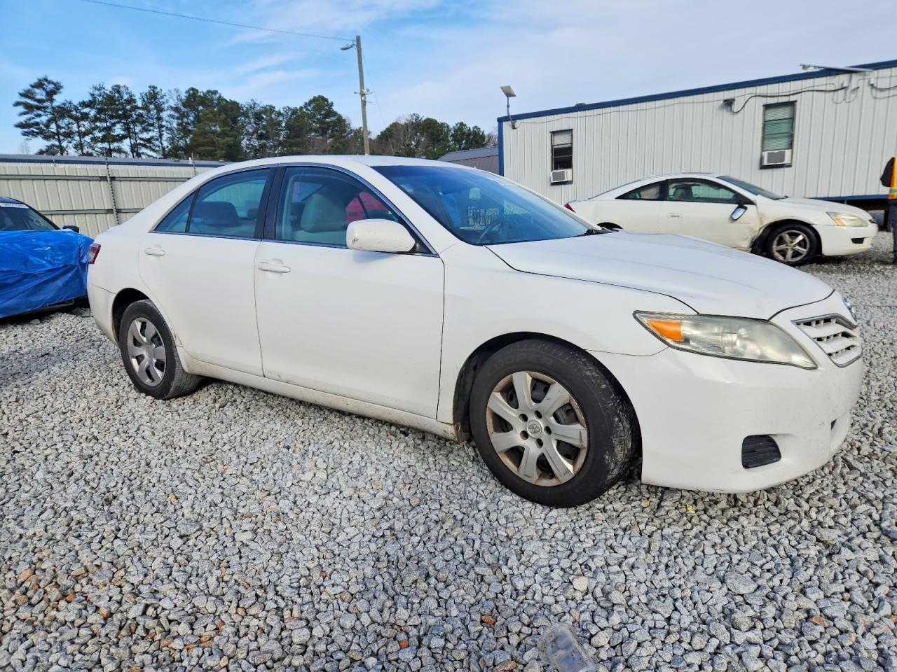 2011 TOYOTA CAMRY BASE photo 4