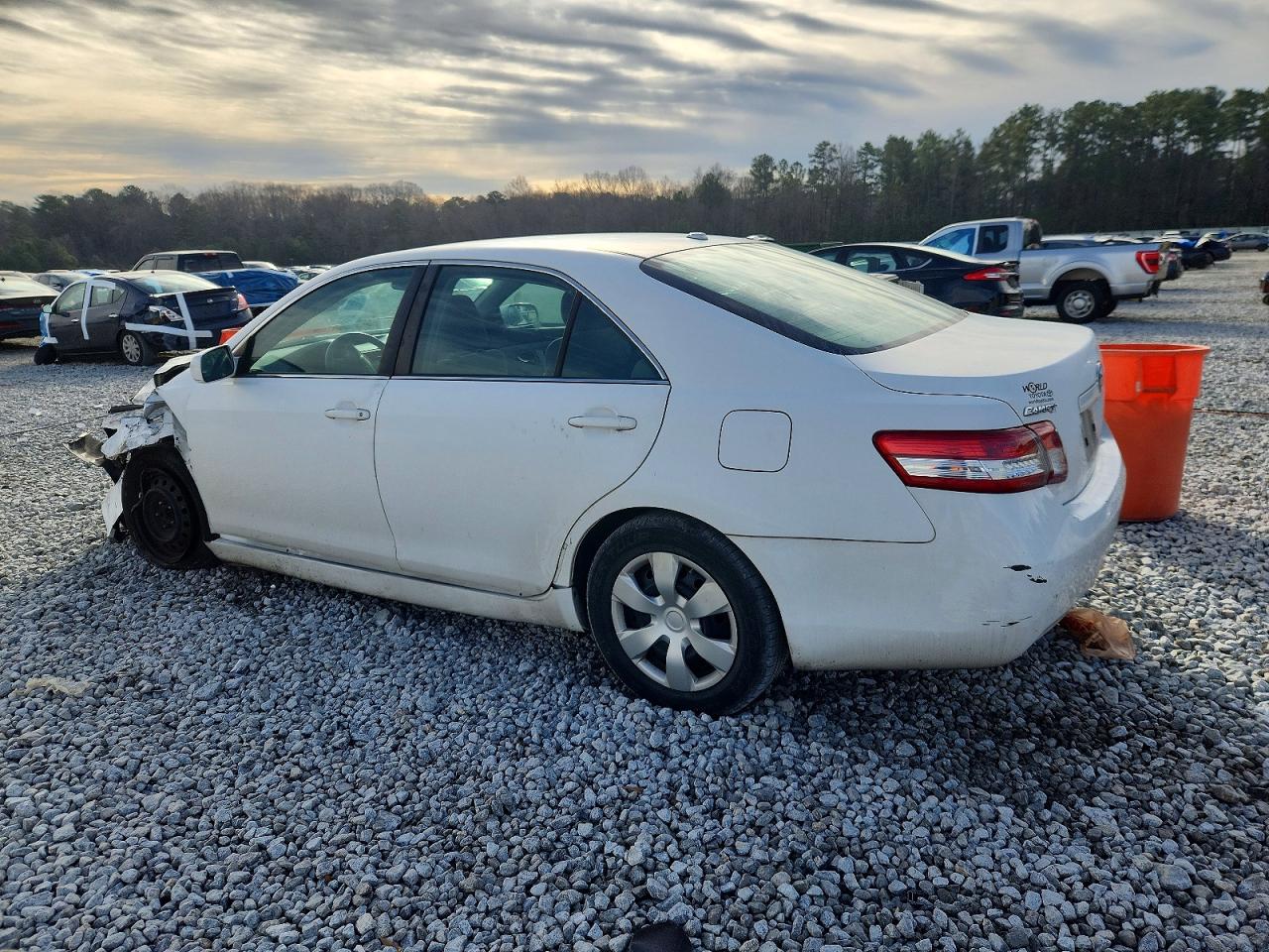 2011 TOYOTA CAMRY BASE photo 2