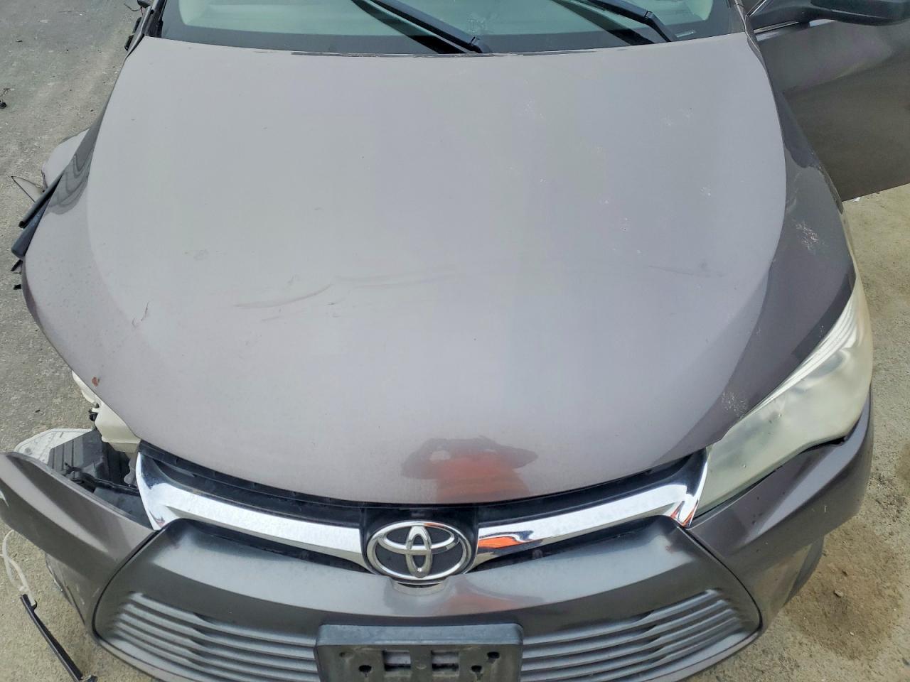 2015 TOYOTA CAMRY LE photo 11