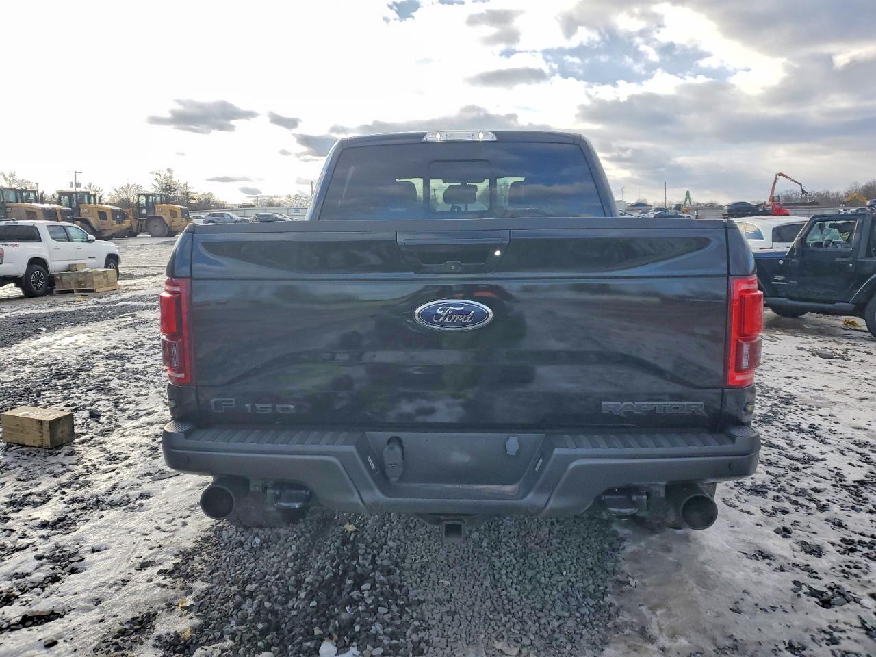 2017 FORD F150 RAPTOR photo 11