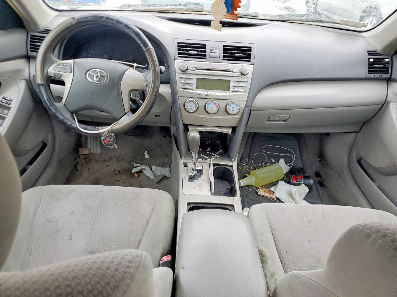 2011 TOYOTA CAMRY BASE photo 8