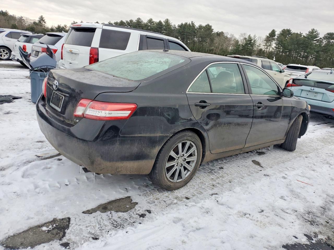 2011 TOYOTA CAMRY BASE photo 3