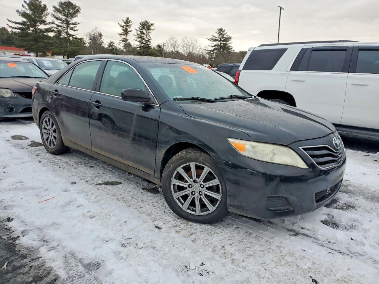 2011 TOYOTA CAMRY BASE photo 4