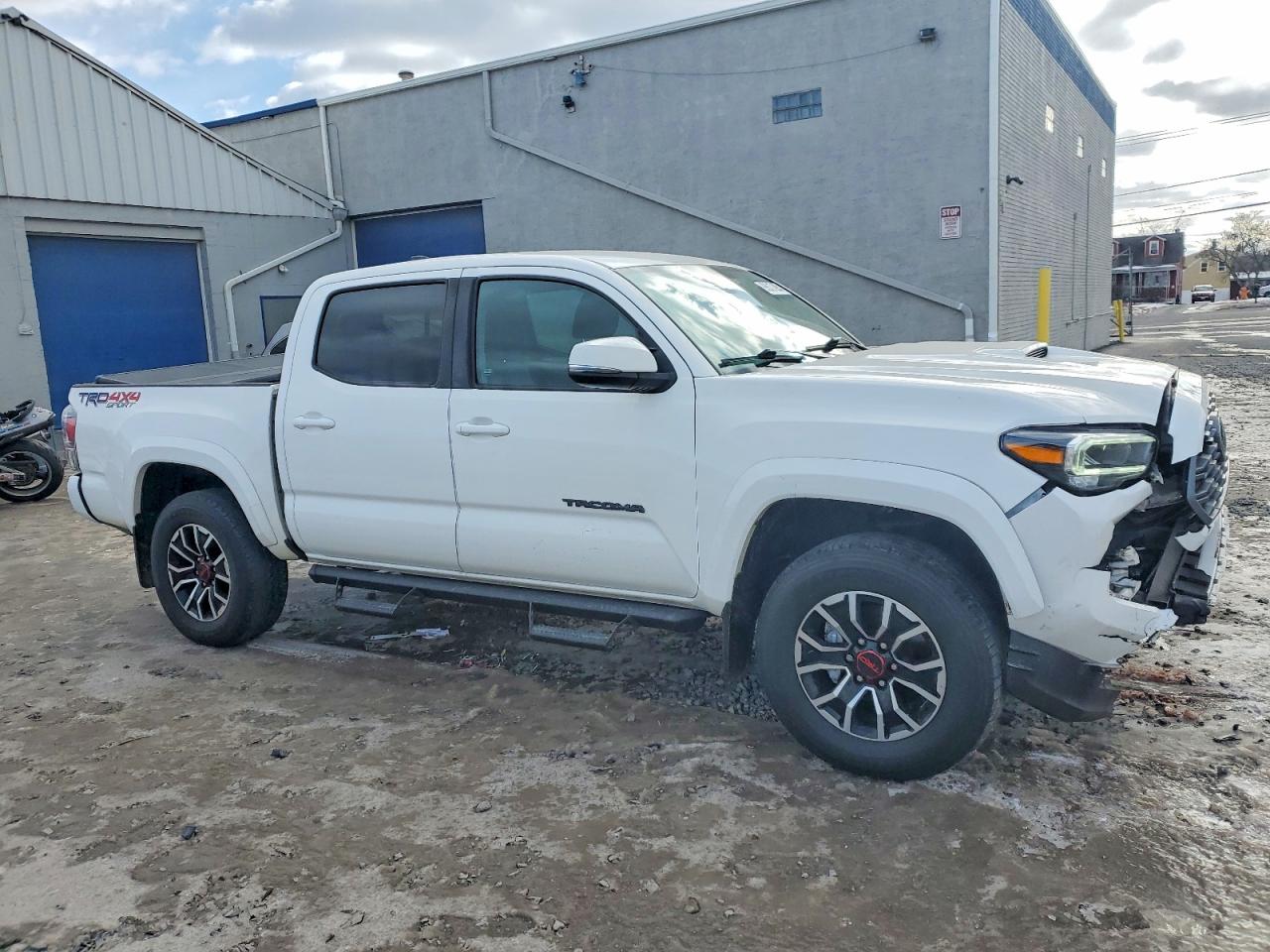 2021 TOYOTA TACOMA TRD SPORT photo 7