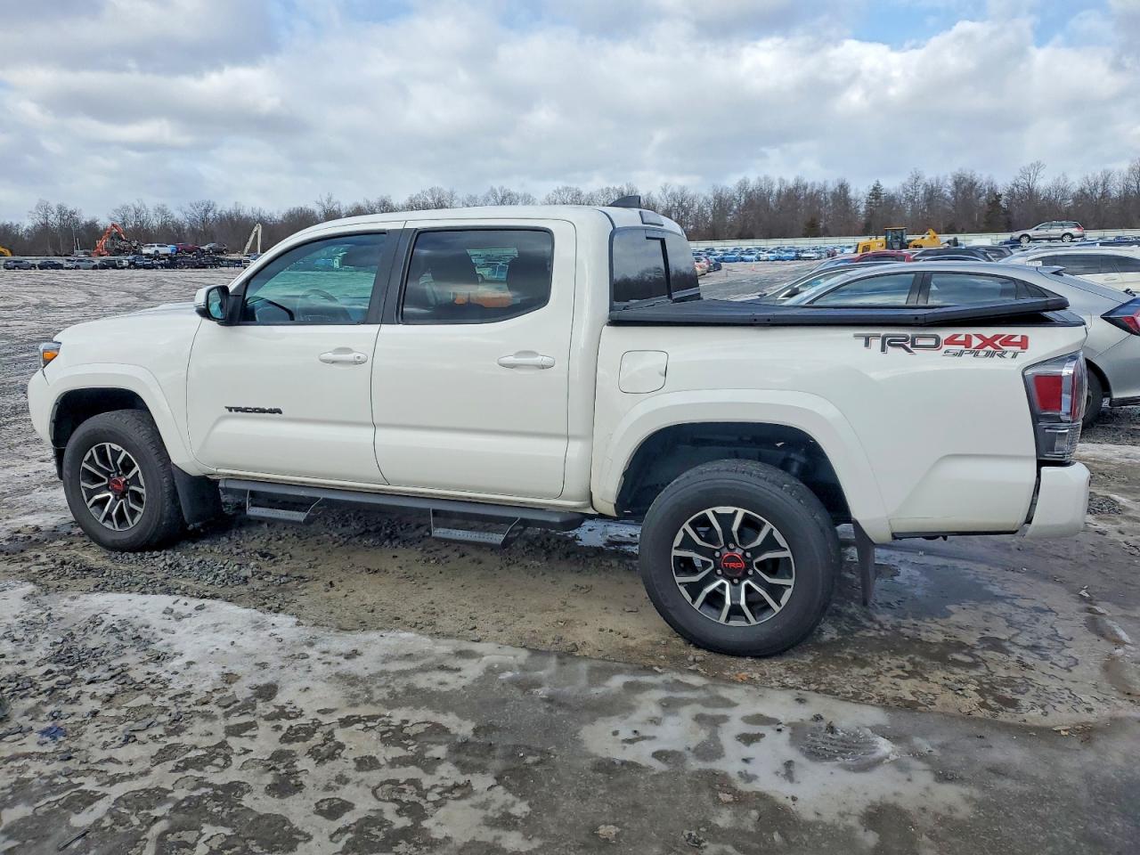 2021 TOYOTA TACOMA TRD SPORT photo 3
