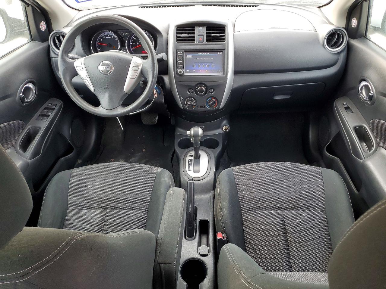 2019 NISSAN VERSA S photo 8