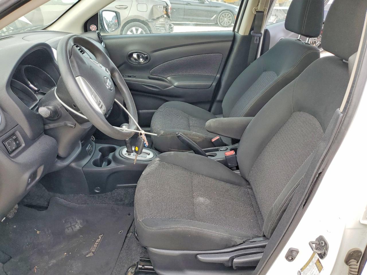 2019 NISSAN VERSA S photo 7