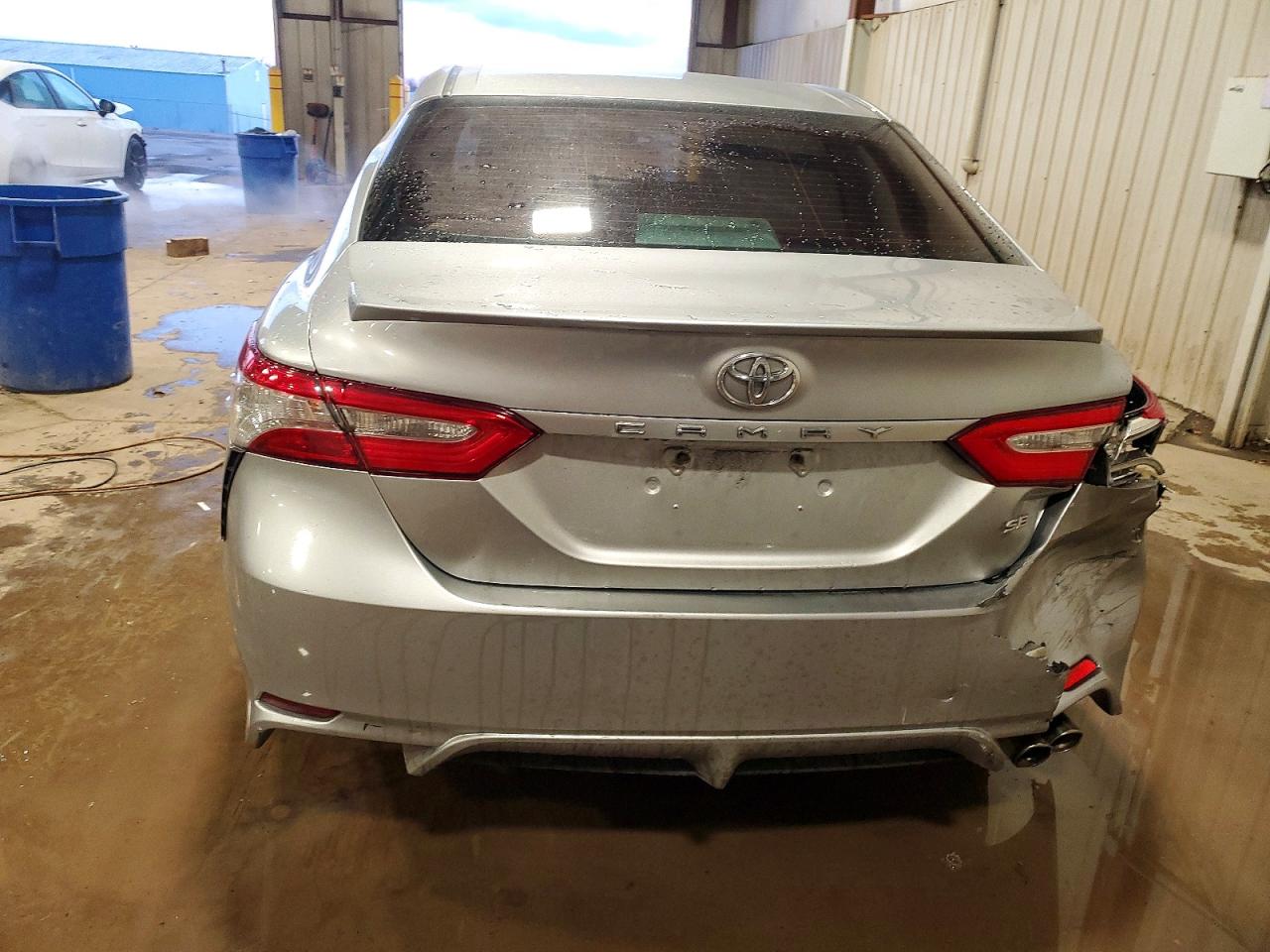 2018 TOYOTA CAMRY L photo 6