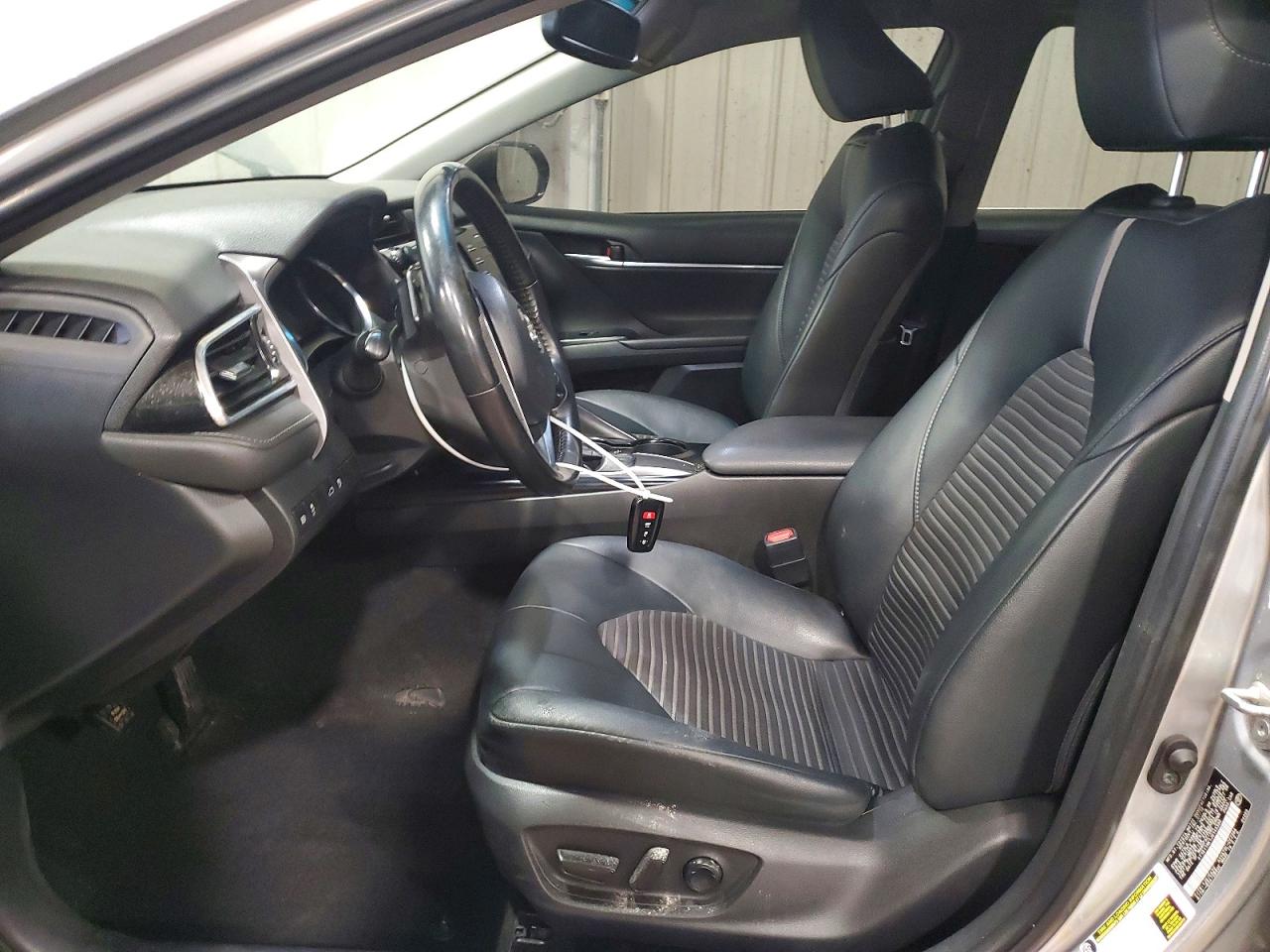 2018 TOYOTA CAMRY L photo 7