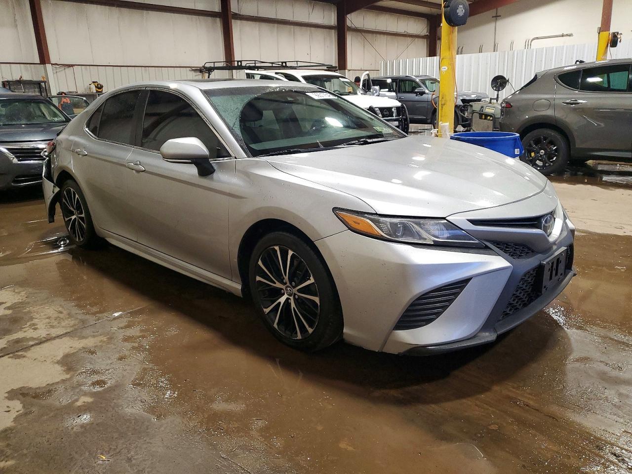 2018 TOYOTA CAMRY L photo 4