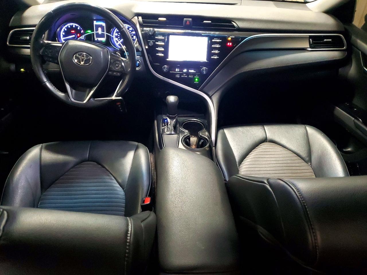 2018 TOYOTA CAMRY L photo 8
