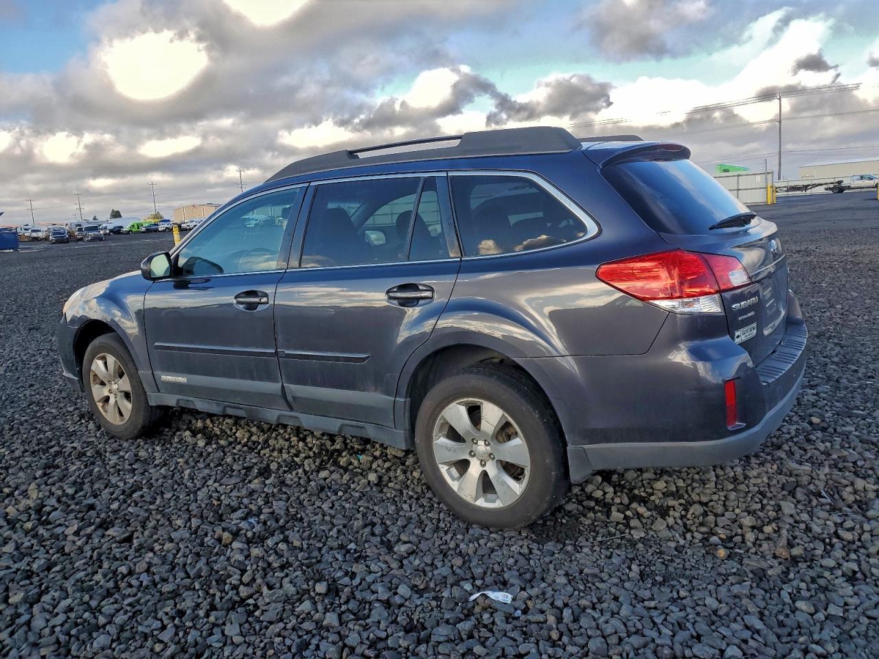 2012 SUBARU OUTBACK 2.5I PREMIUM photo 2