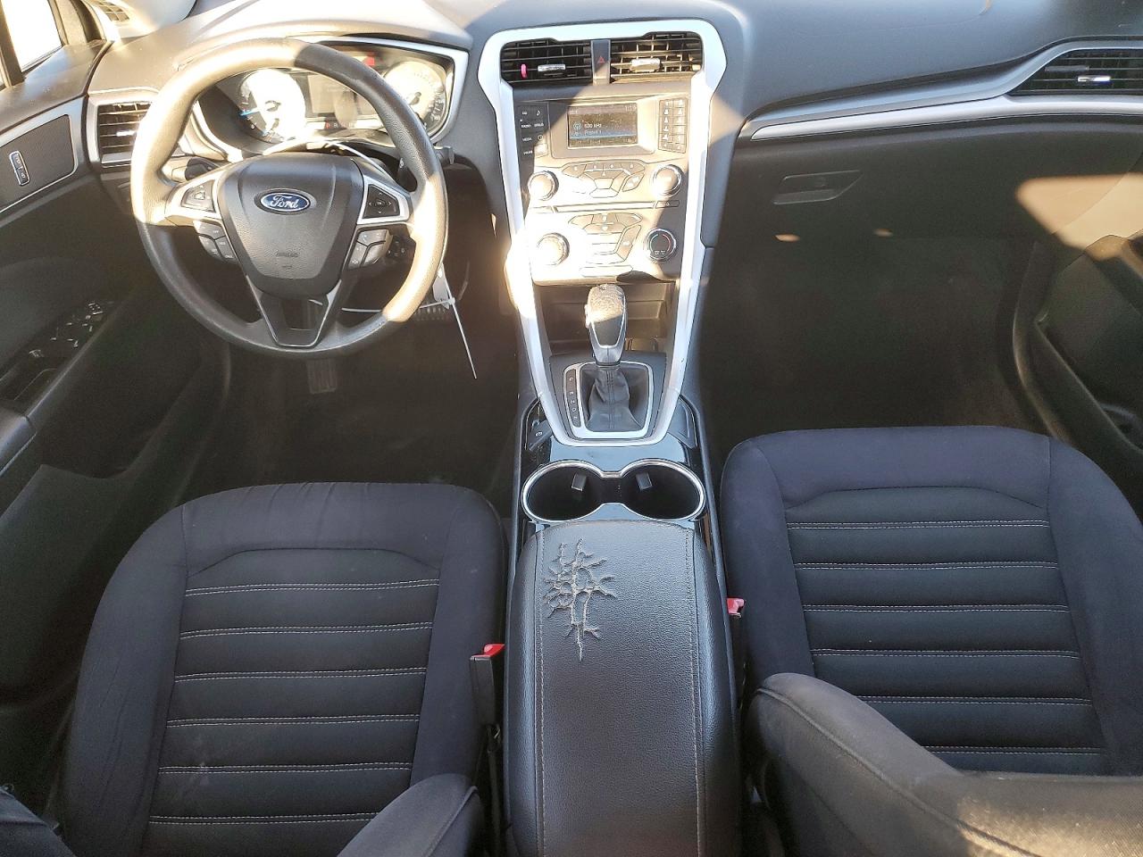 2015 FORD FUSION SE photo 8