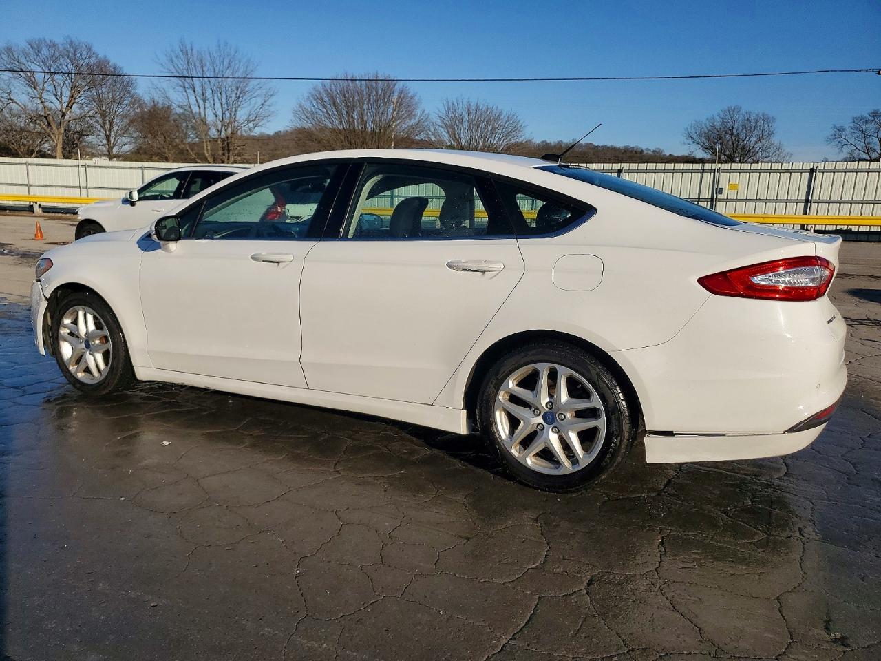 2015 FORD FUSION SE photo 2