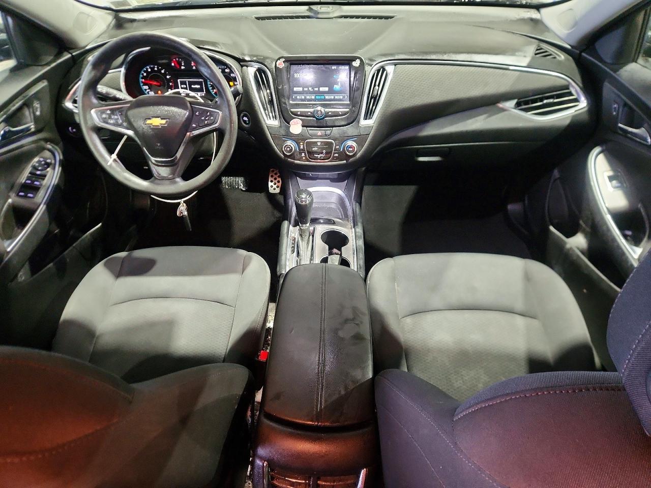 2017 CHEVROLET MALIBU LT photo 8