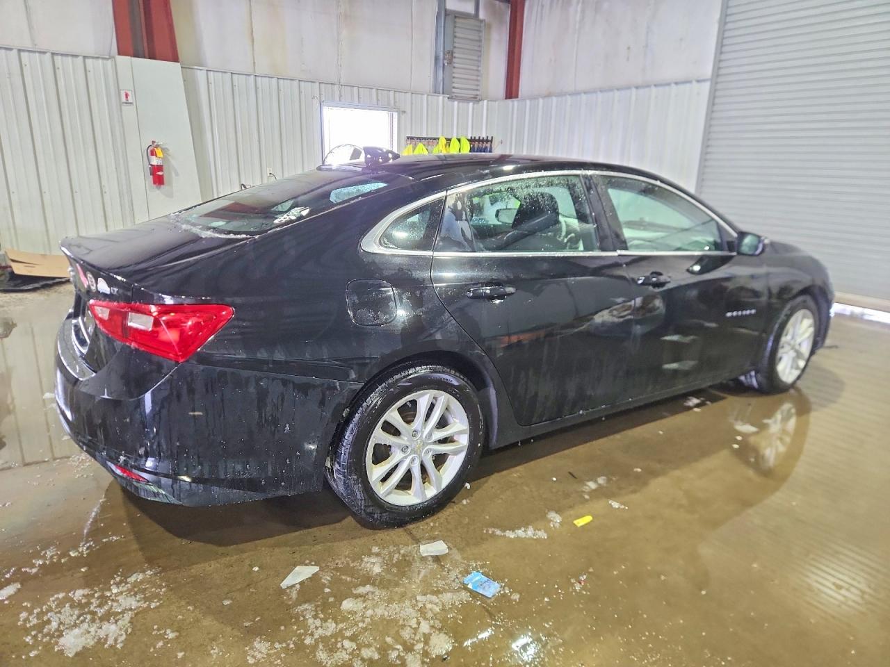 2017 CHEVROLET MALIBU LT photo 3