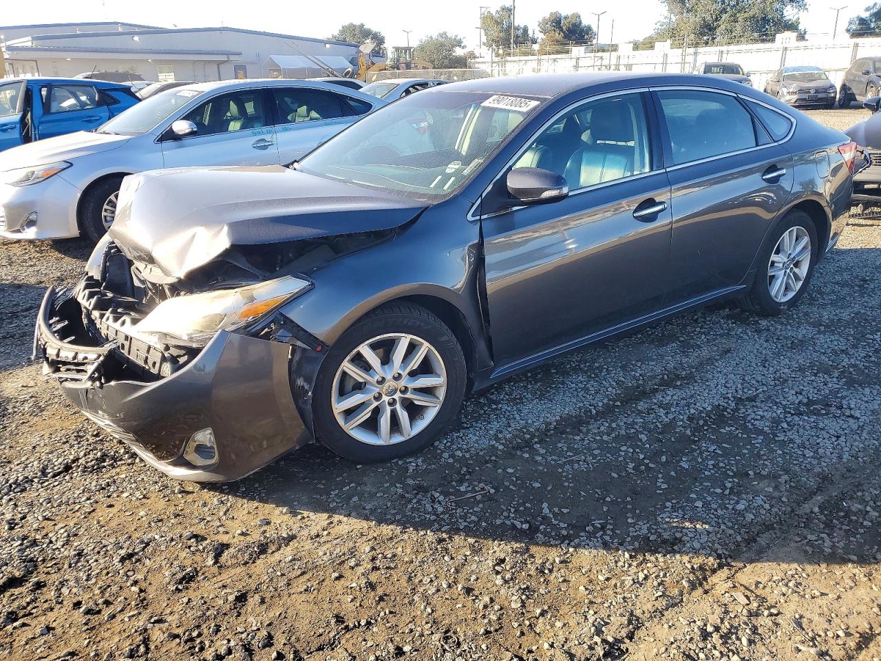 2013 TOYOTA AVALON