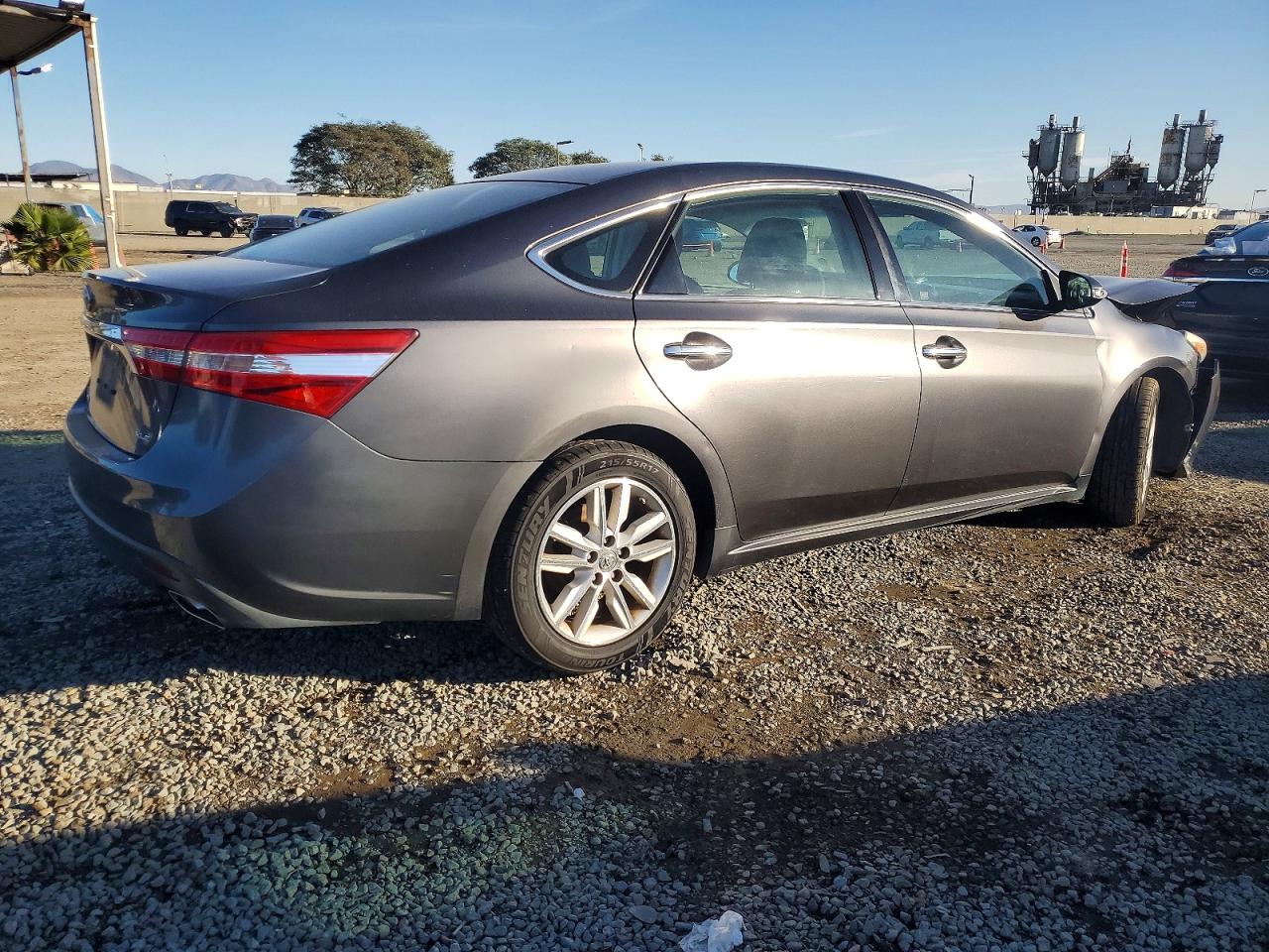 2013 TOYOTA AVALON BASE photo 3