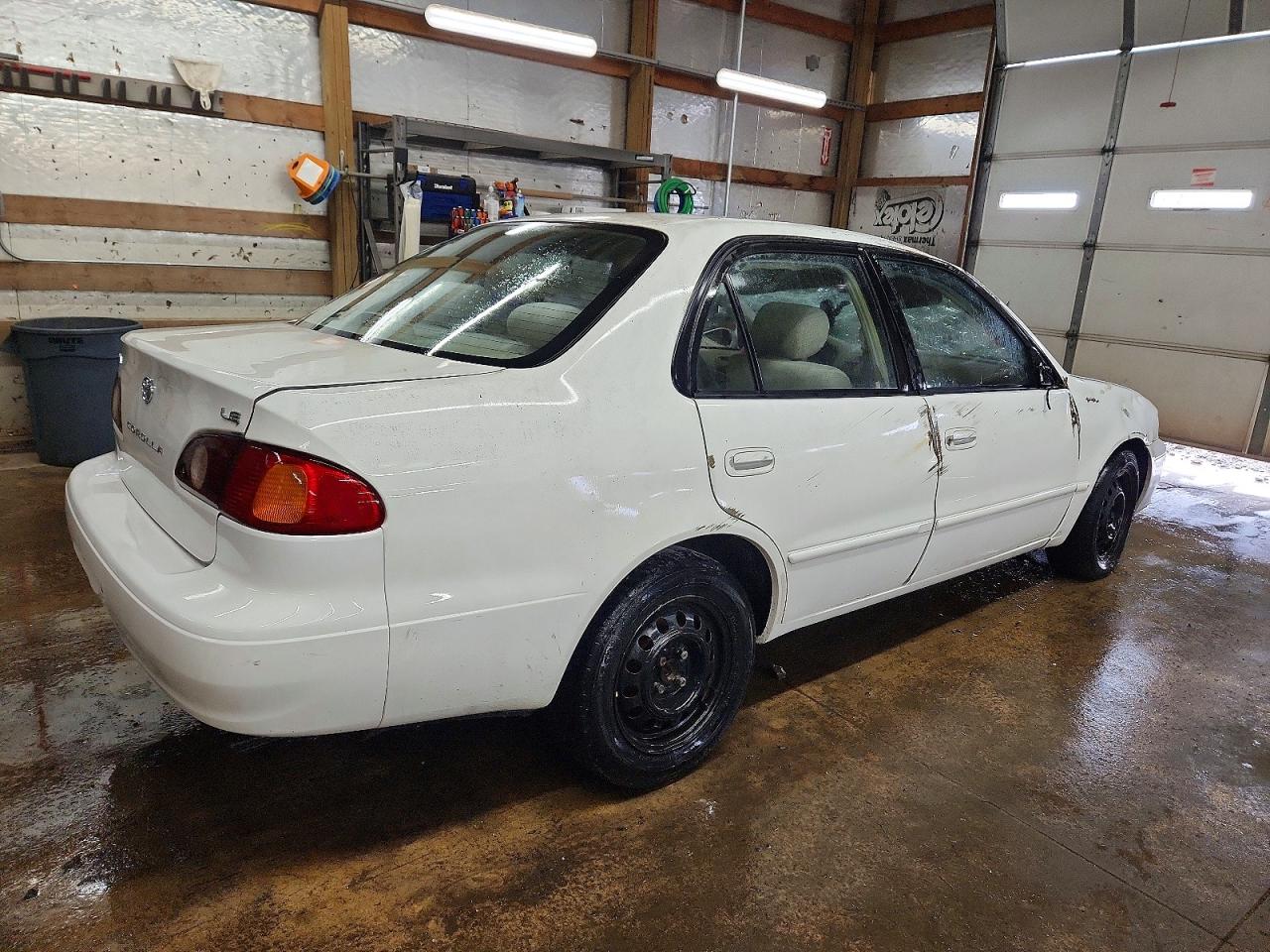 2001 TOYOTA COROLLA LE photo 3
