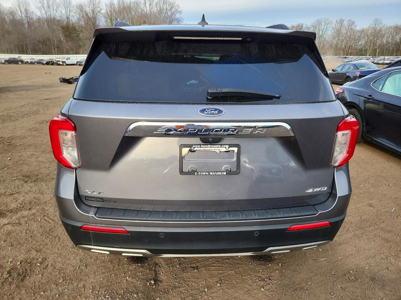 2021 FORD EXPLORER XLT photo 6