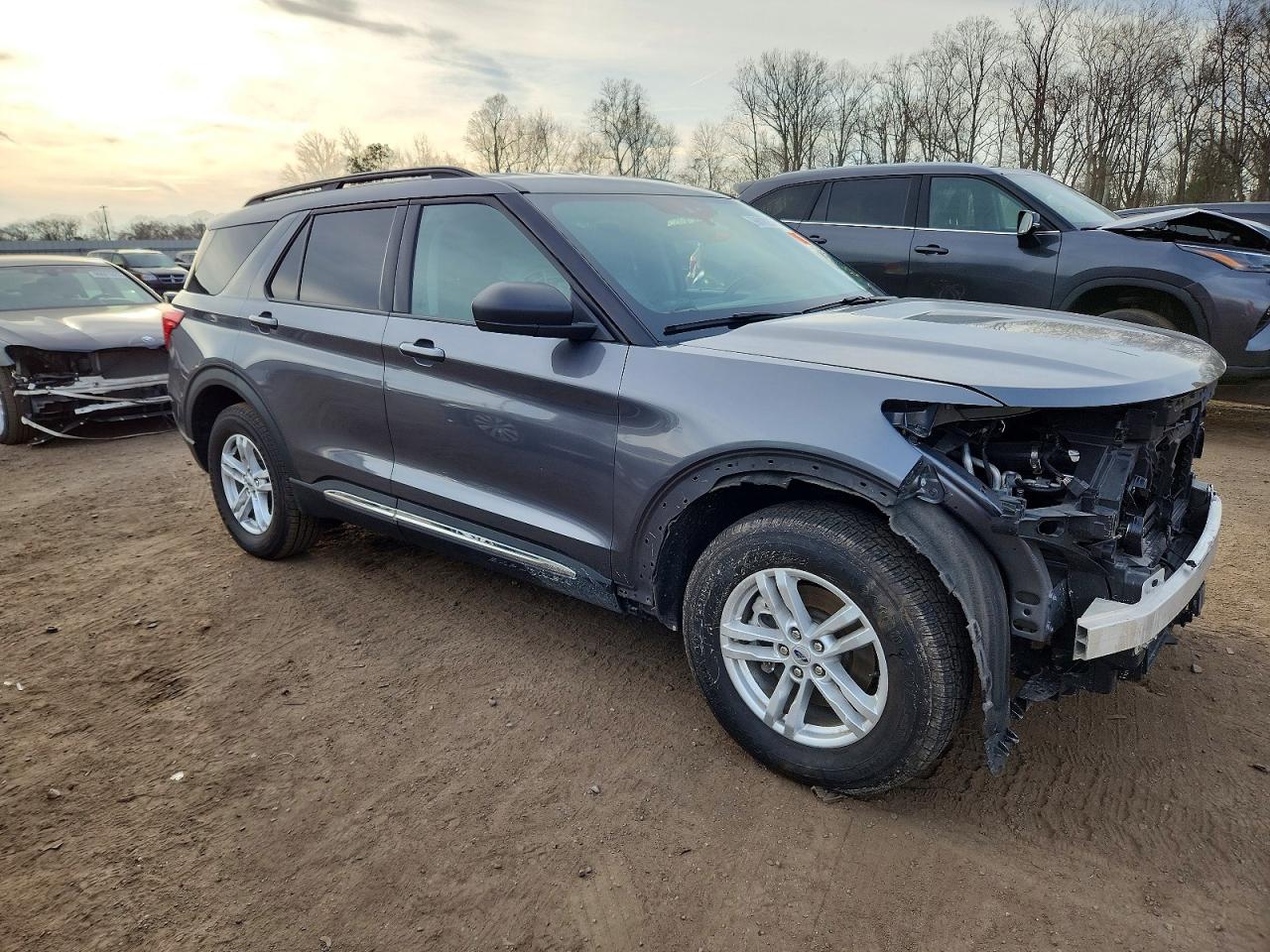2021 FORD EXPLORER XLT photo 4