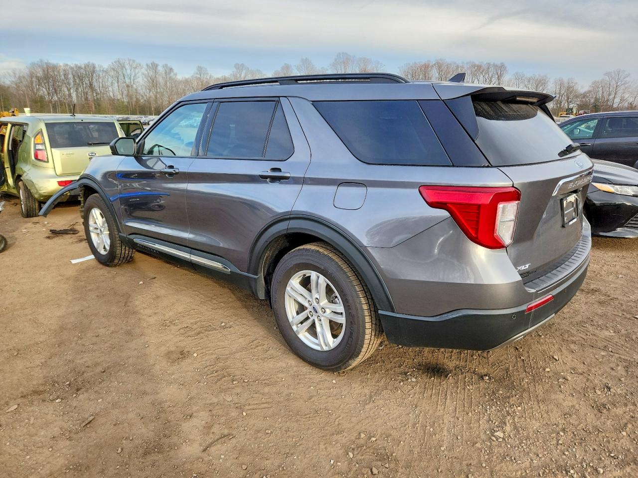 2021 FORD EXPLORER XLT photo 2