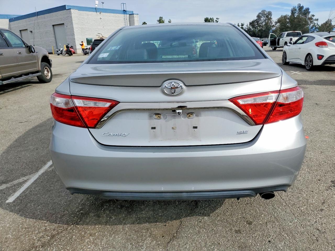 2016 TOYOTA CAMRY LE photo 6