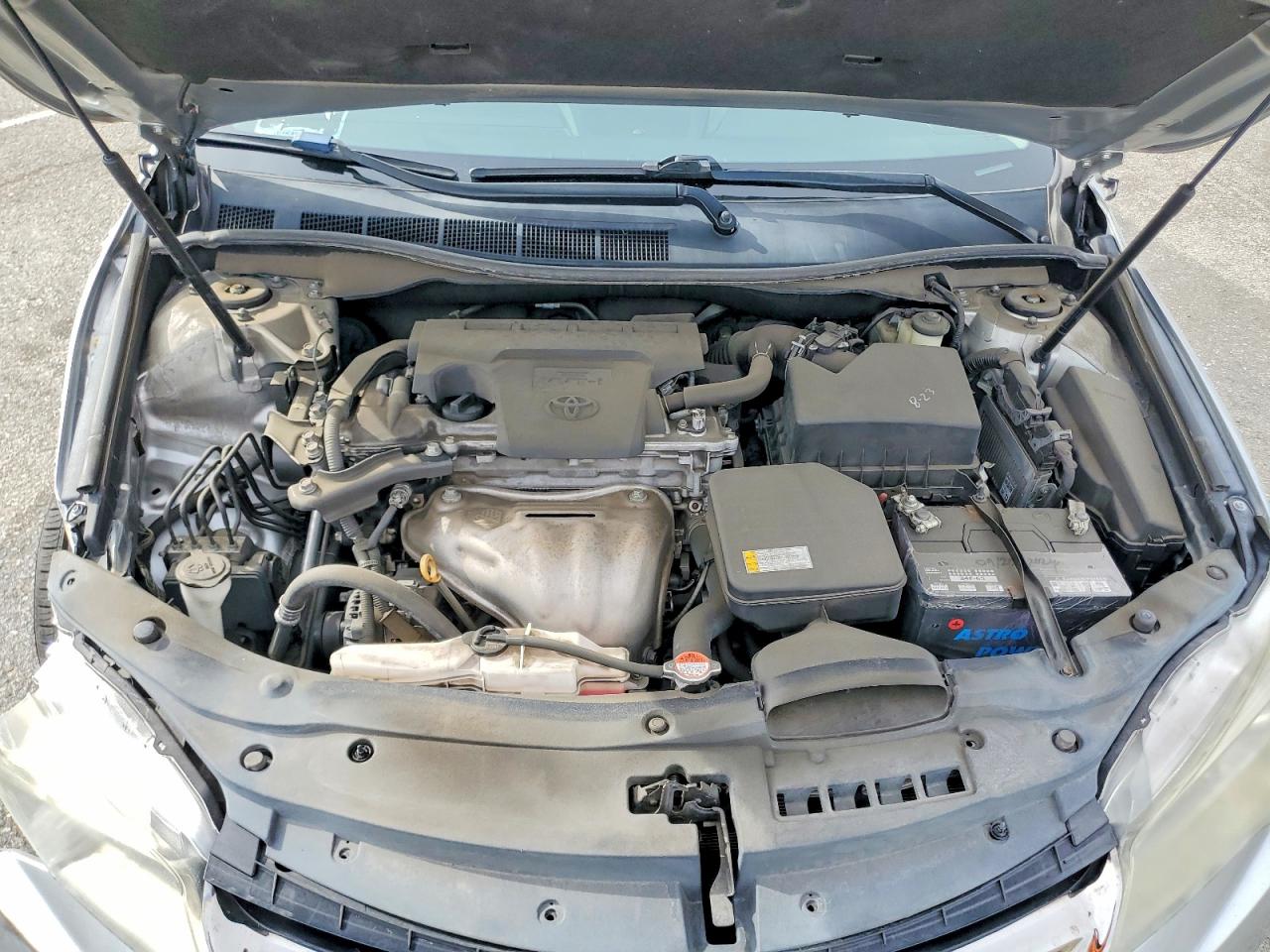 2016 TOYOTA CAMRY LE photo 11