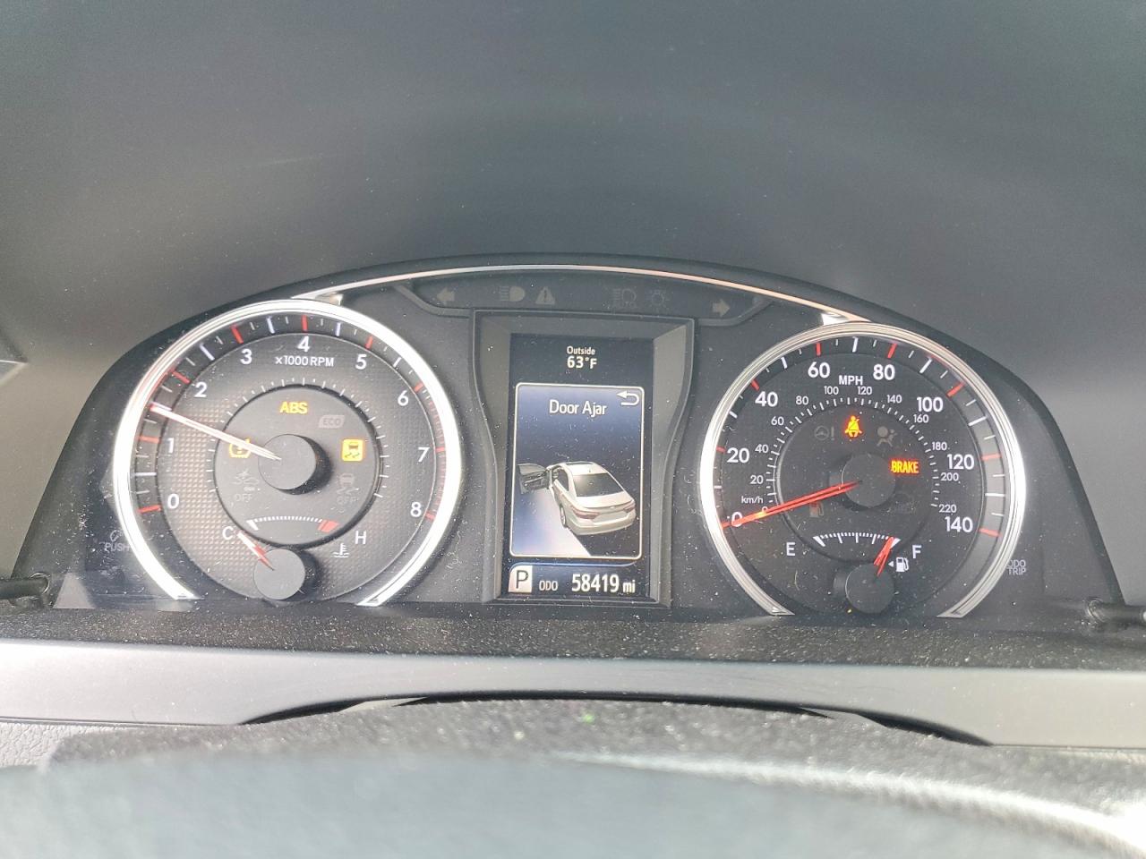 2016 TOYOTA CAMRY LE photo 9