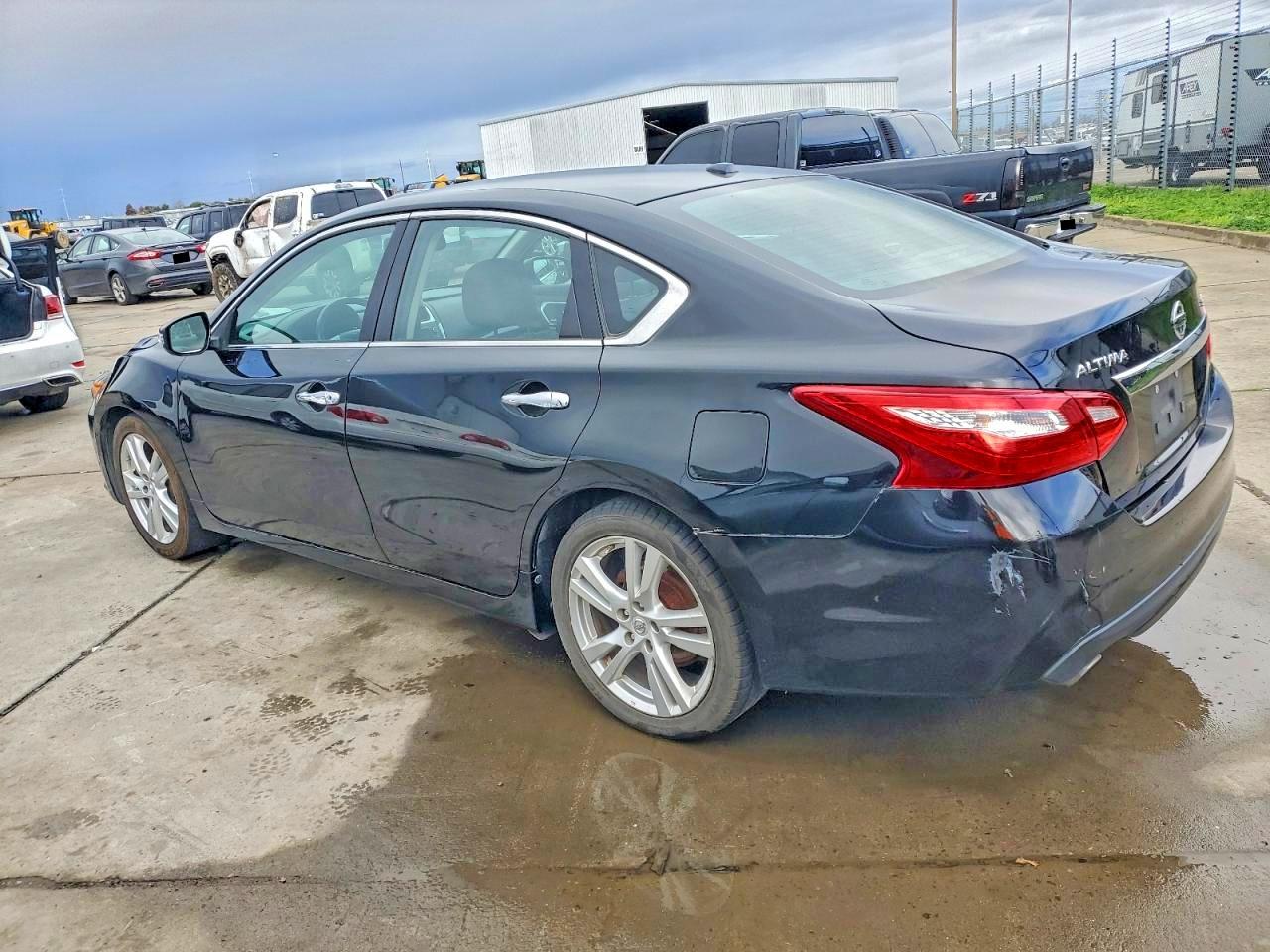 2017 NISSAN ALTIMA 3.5SL photo 2