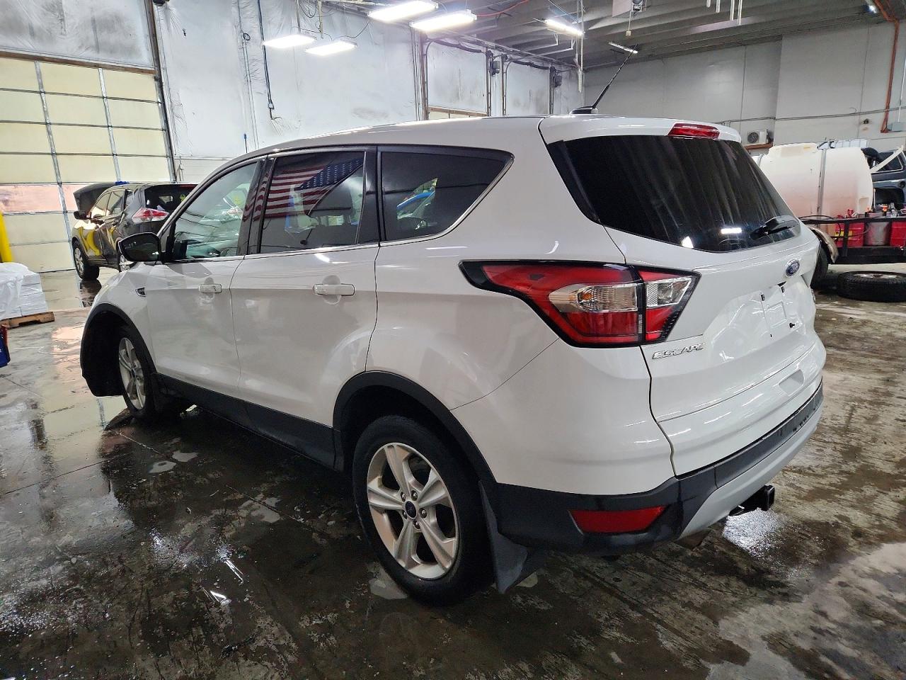 2017 FORD ESCAPE SE photo 2