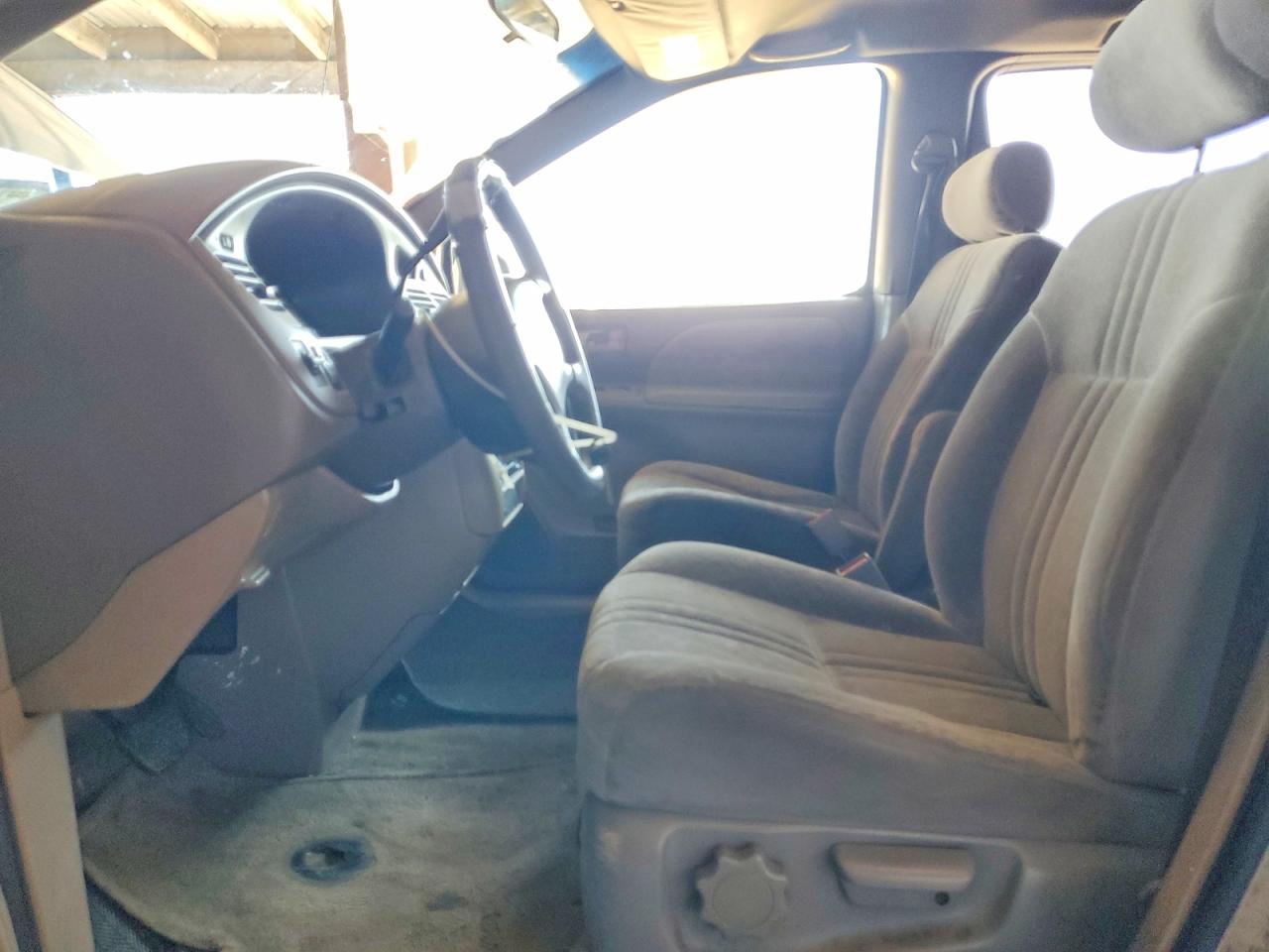 2003 TOYOTA SIENNA LE photo 13