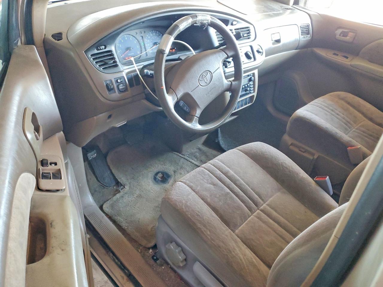 2003 TOYOTA SIENNA LE photo 15