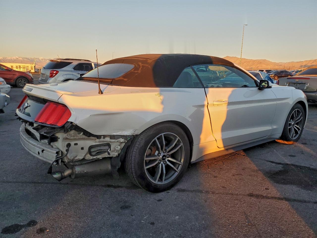 2015 FORD MUSTANG photo 3