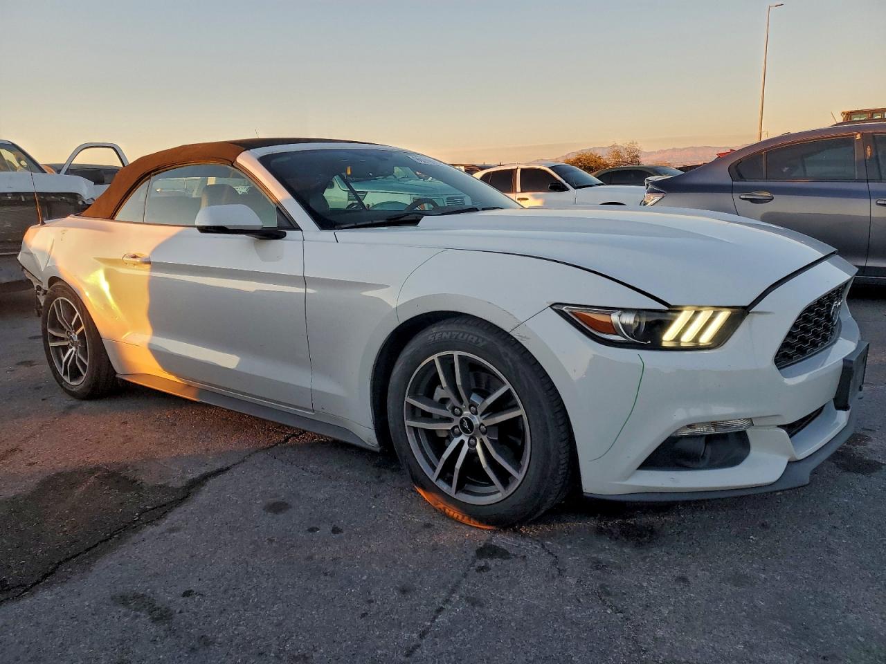 2015 FORD MUSTANG photo 4