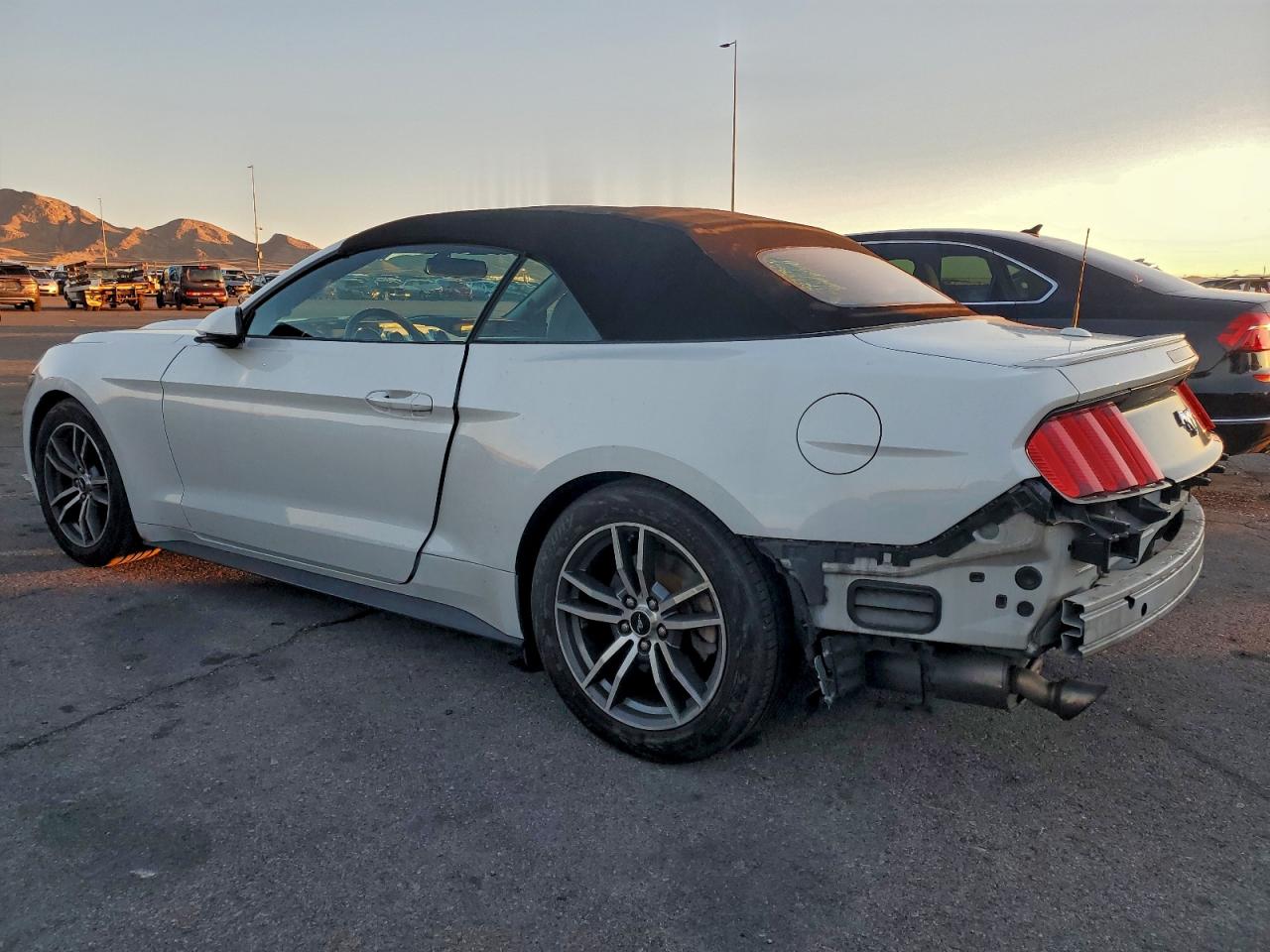 2015 FORD MUSTANG photo 2