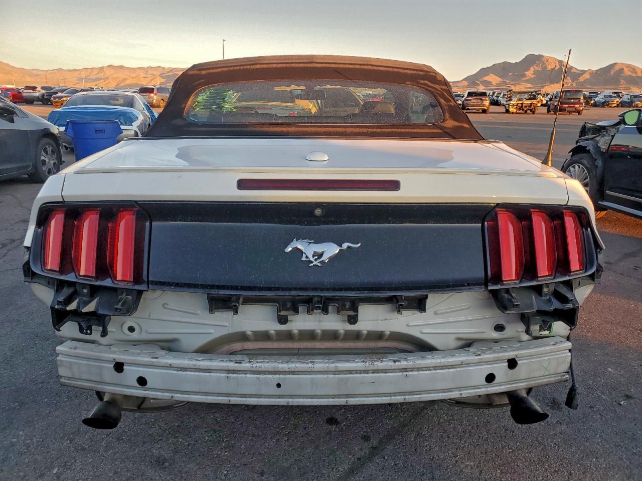 2015 FORD MUSTANG photo 6