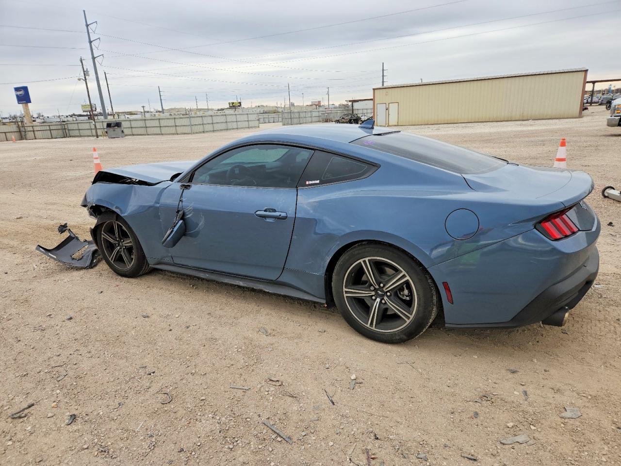 2024 FORD MUSTANG photo 2