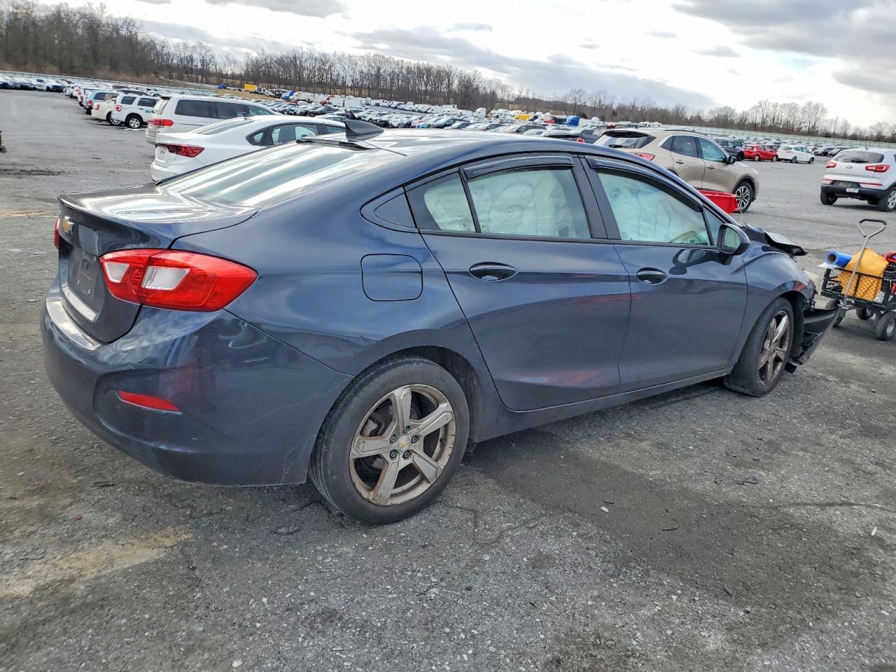2016 CHEVROLET CRUZE LS photo 3
